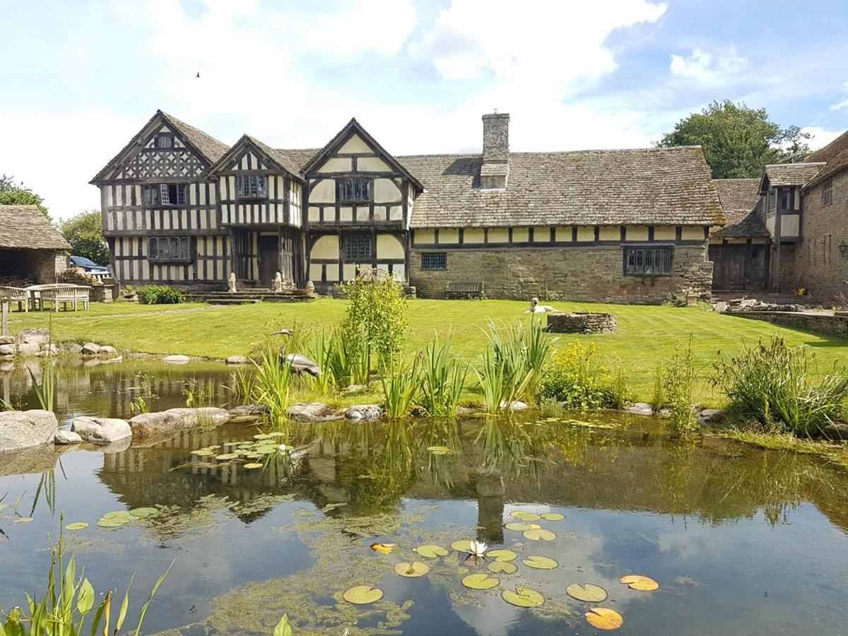 Villa The Threshing Barn At Penrhos Court Kington  Esterno foto