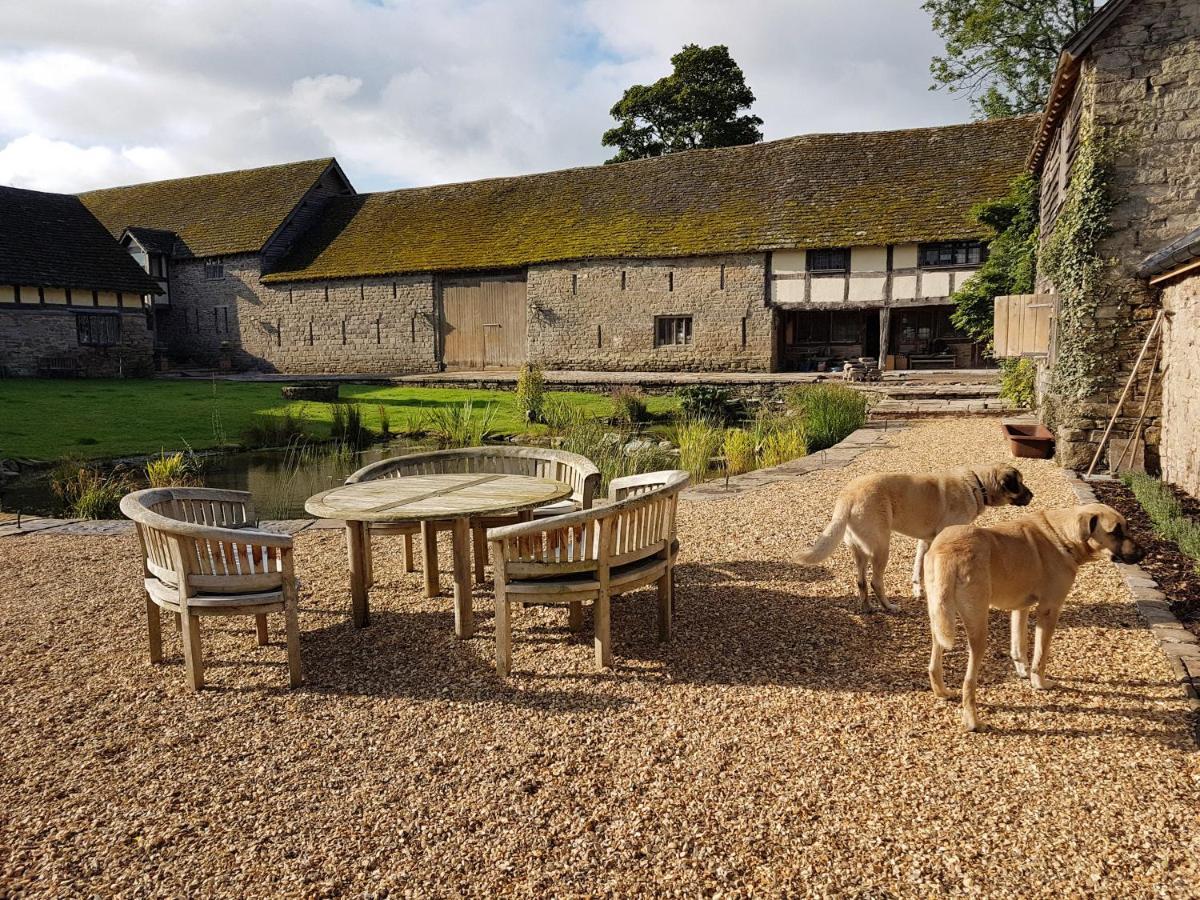 Villa The Threshing Barn At Penrhos Court Kington  Esterno foto